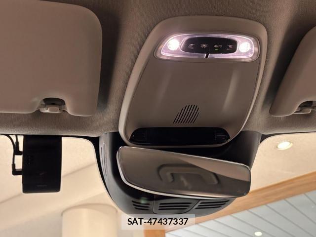 Volvo XC40 2022-03 8210896-25