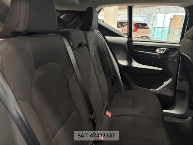 Volvo XC40 2022-03 8210896-28