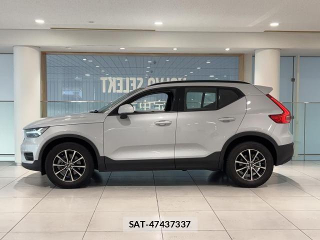 Volvo XC40 2022-03 8210896-3