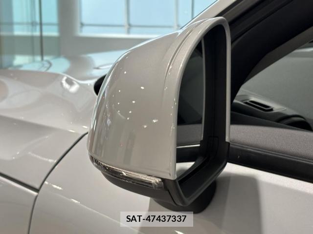 Volvo XC40 2022-03 8210896-7