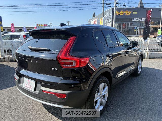 Volvo XC40 2024-08 8210893-1