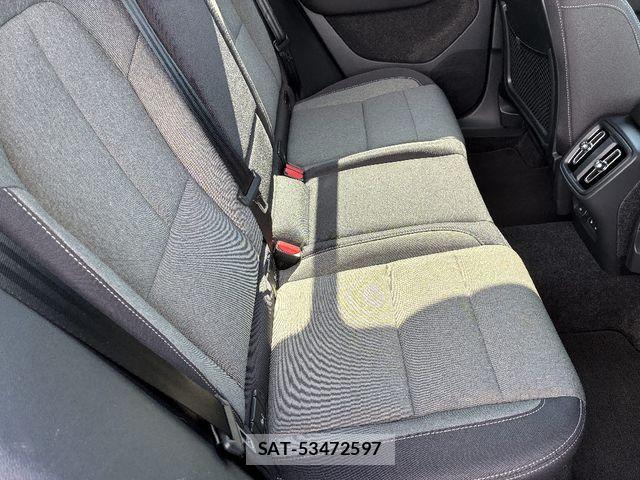 Volvo XC40 2024-08 8210893-4