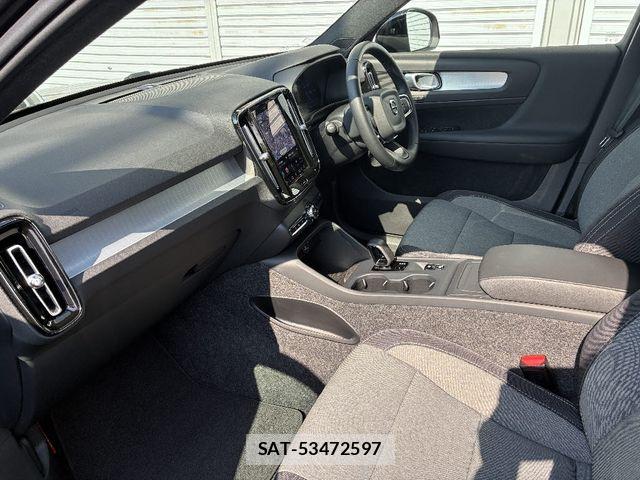 Volvo XC40 2024-08 8210893-6