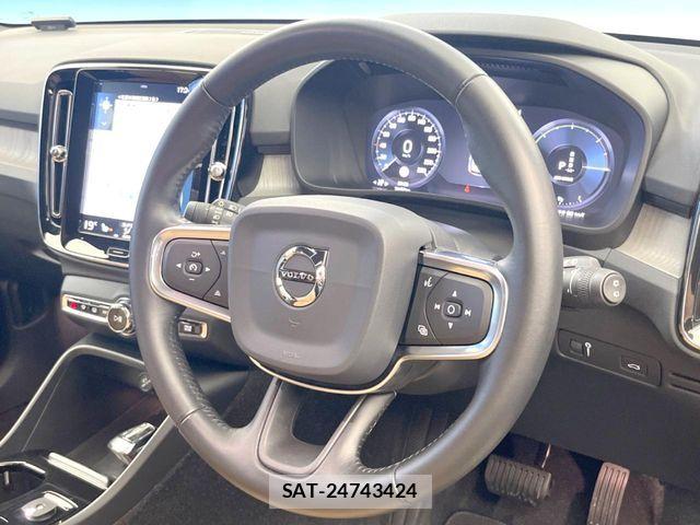 Volvo XC40 2019-06 8210895-12