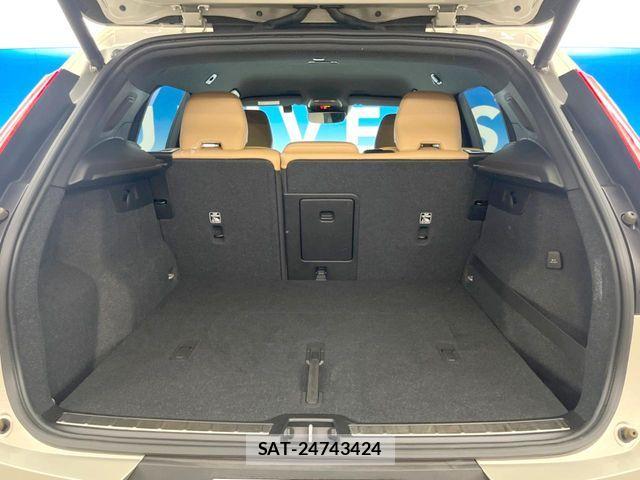 Volvo XC40 2019-06 8210895-13