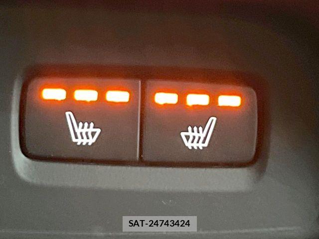 Volvo XC40 2019-06 8210895-5