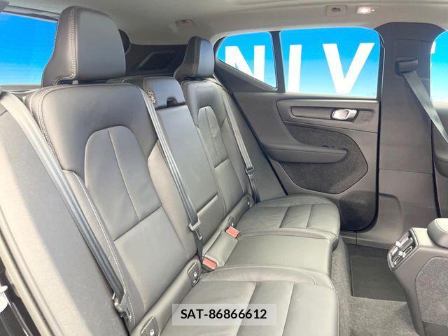 Volvo XC40 2023-01 8210892-11