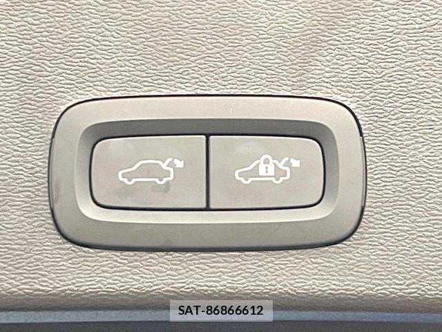 Volvo XC40 2023-01 8210892-7