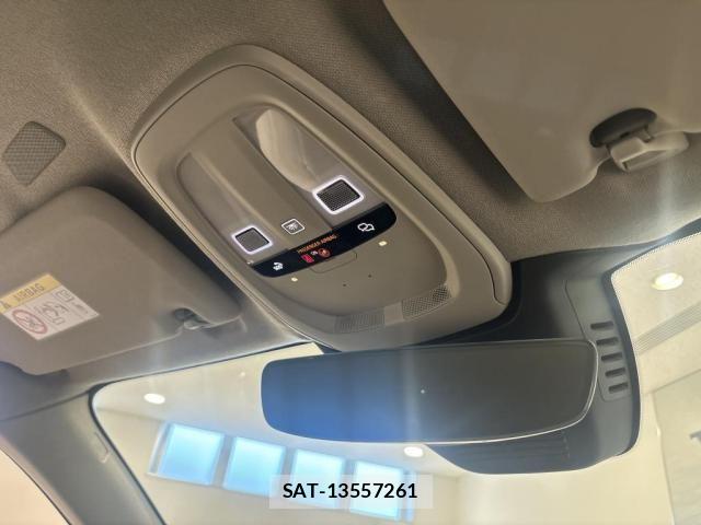 Volvo XC40 2025-09 8210888-16