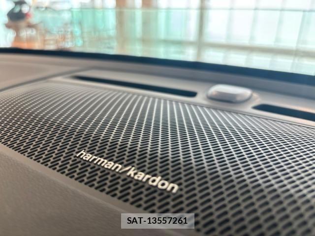 Volvo XC40 2025-09 8210888-8