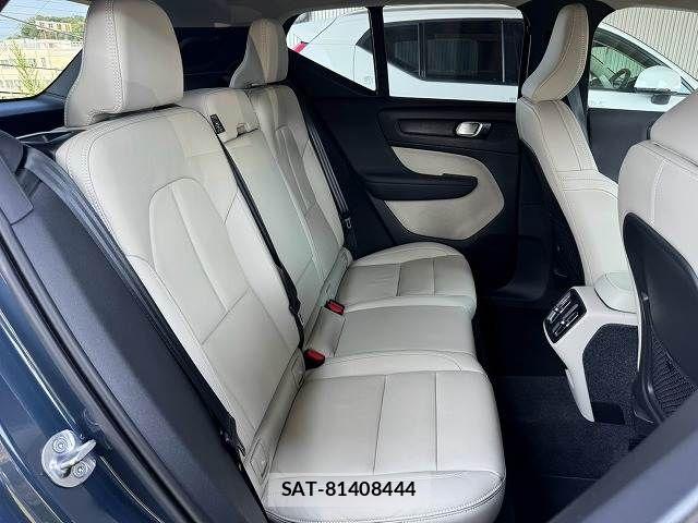 Volvo XC40 2022-04 8247092-11