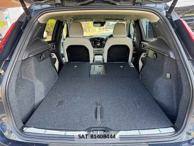 Volvo XC40 2022-04 8247092-12