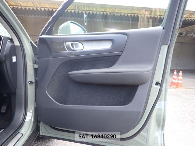 Volvo XC40 2025-06 8247090-22