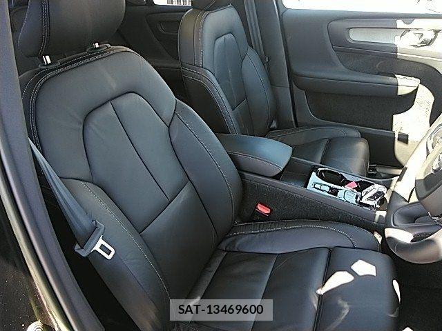 Volvo XC40 2022-06 8247091-9