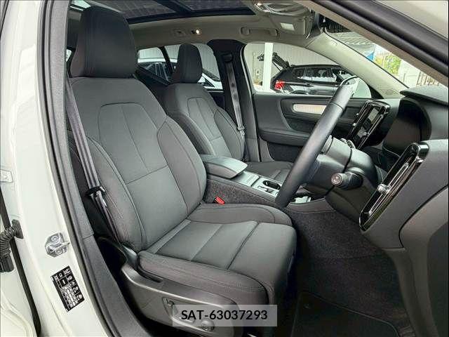 Volvo XC40 2021-06 8247093-10