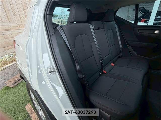 Volvo XC40 2021-06 8247093-11