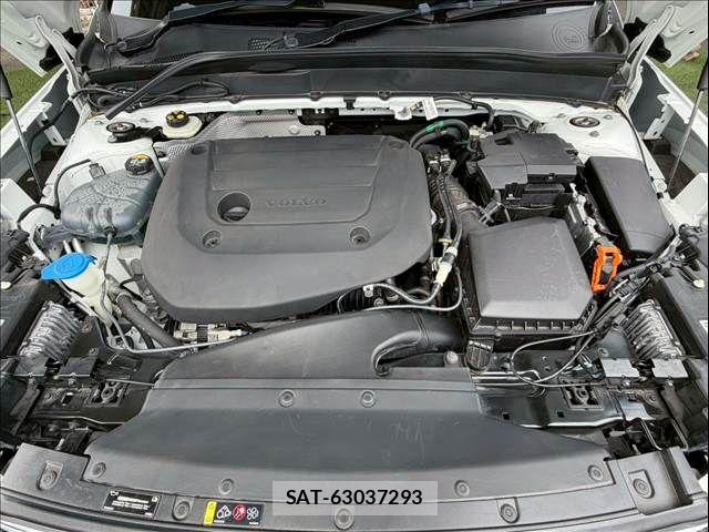 Volvo XC40 2021-06 8247093-13