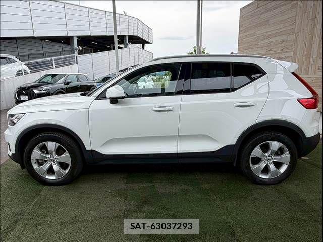 Volvo XC40 2021-06 8247093-16