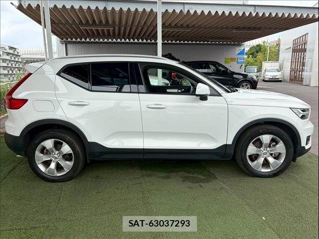 Volvo XC40 2021-06 8247093-17