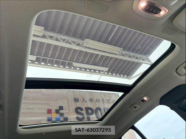 Volvo XC40 2021-06 8247093-5