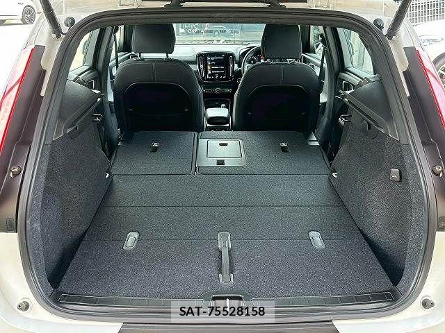 Volvo XC40 2021-06 8247094-12