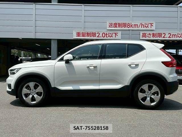 Volvo XC40 2021-06 8247094-16