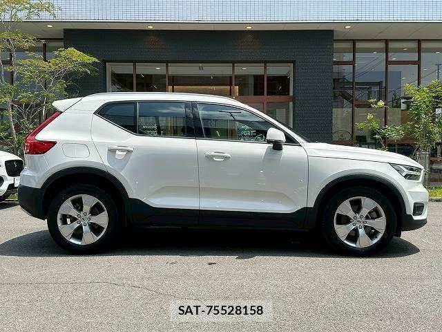 Volvo XC40 2021-06 8247094-17