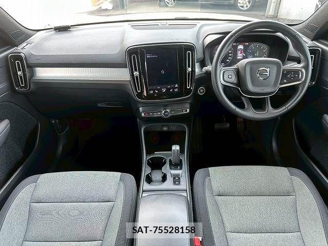 Volvo XC40 2021-06 8247094-1