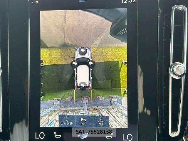 Volvo XC40 2021-06 8247094-3
