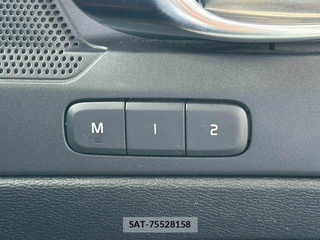 Volvo XC40 2021-06 8247094-6