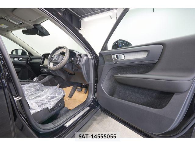 Volvo XC40 2026-03 8317903-17