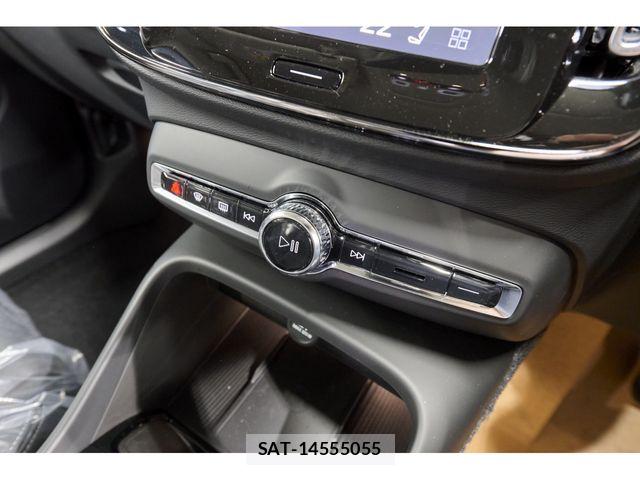 Volvo XC40 2026-03 8317903-24