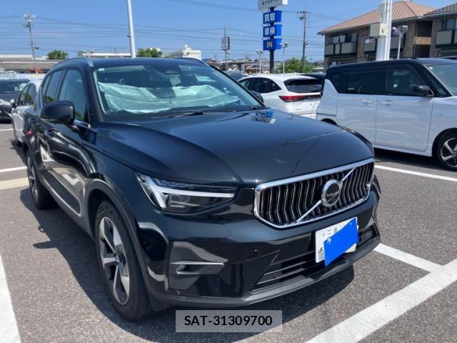 Volvo XC40 2023-02 8317904-0