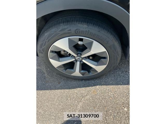 Volvo XC40 2023-02 8317904-9