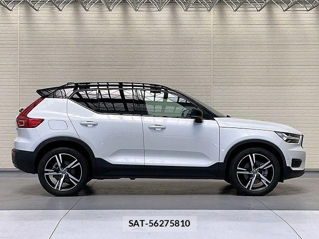 Volvo XC40 2022-01 8317908-17