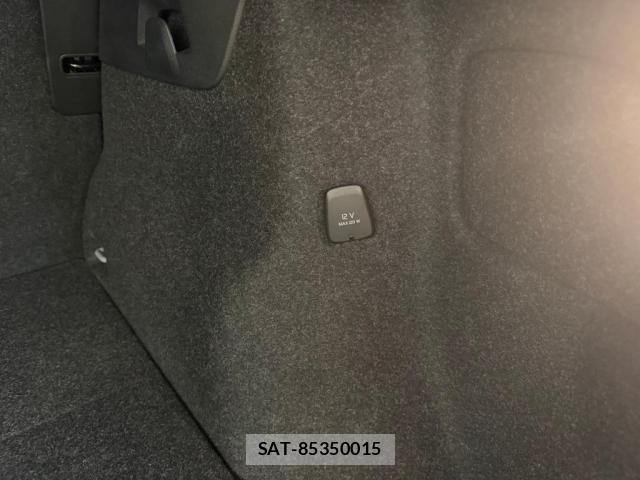 Volvo XC40 2023-09 8317902-9