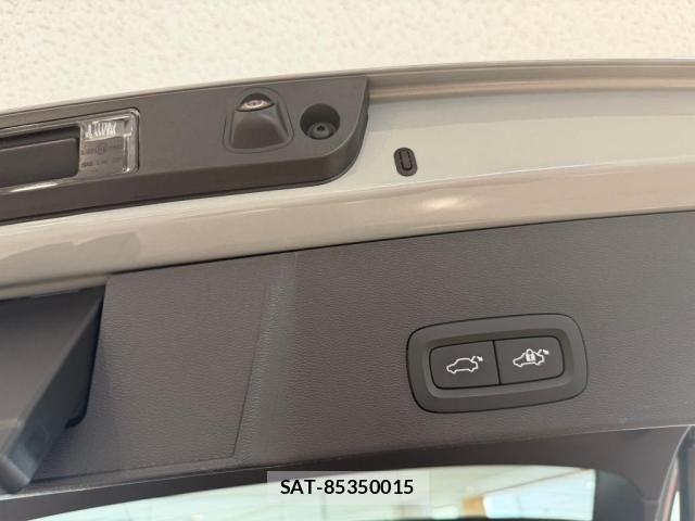 Volvo XC40 2023-09 8317902-10