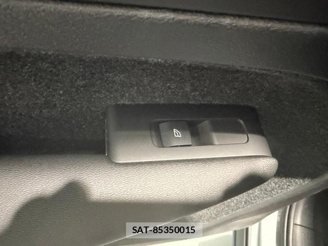 Volvo XC40 2023-09 8317902-18