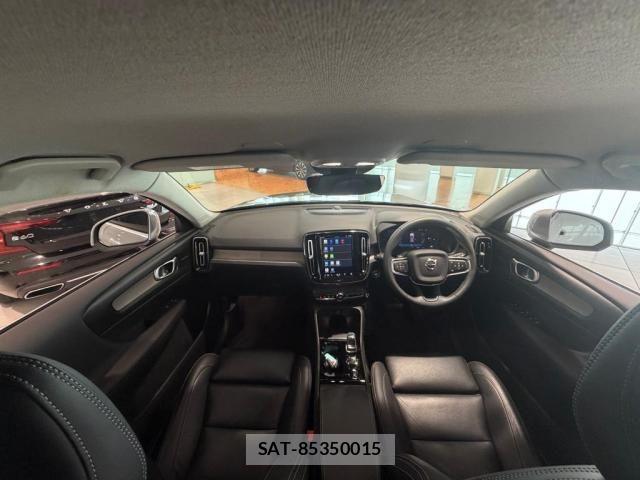 Volvo XC40 2023-09 8317902-1