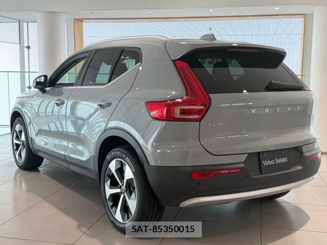 Volvo XC40 2023-09 8317902-2