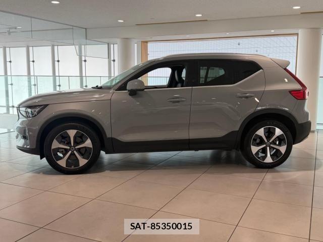 Volvo XC40 2023-09 8317902-3