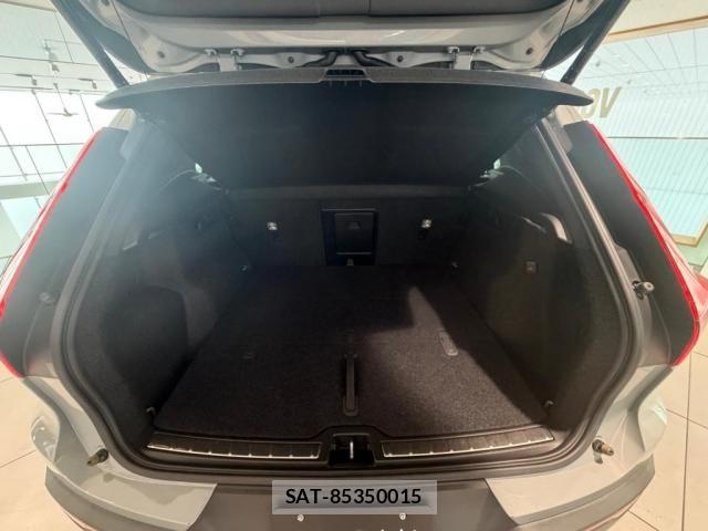 Volvo XC40 2023-09 8317902-7