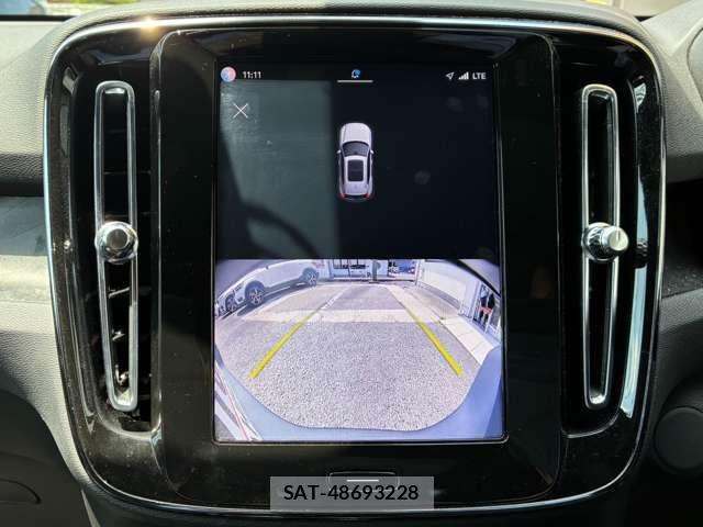Volvo XC40 2023-08 8317913-17