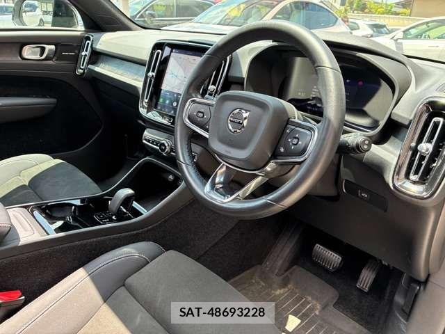 Volvo XC40 2023-08 8317913-18