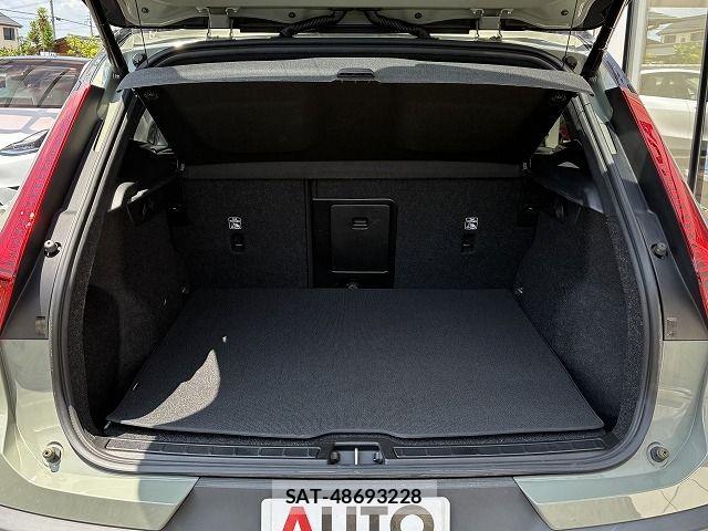 Volvo XC40 2023-08 8317913-29