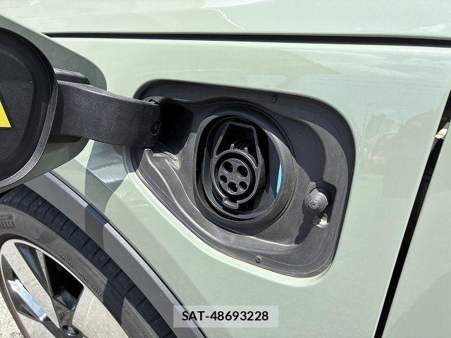 Volvo XC40 2023-08 8317913-5