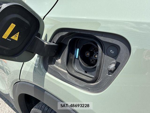 Volvo XC40 2023-08 8317913-6
