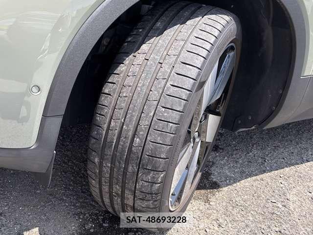 Volvo XC40 2023-08 8317913-8