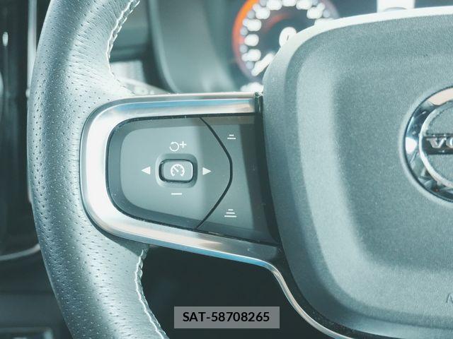 Volvo XC40 2021-09 8338410-11