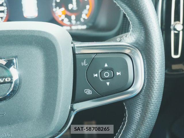 Volvo XC40 2021-09 8338410-12